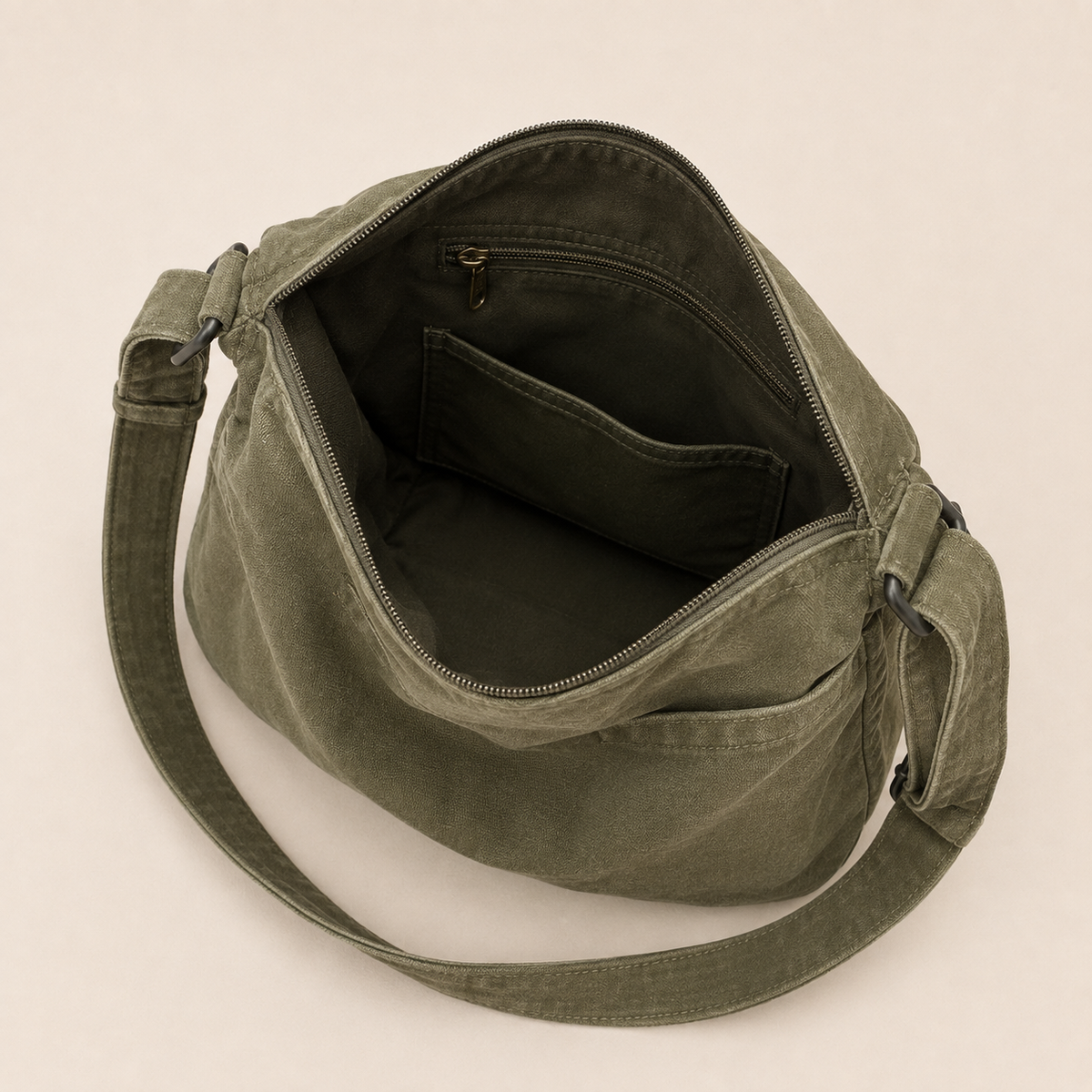 LAVIA | Canvas Hobo